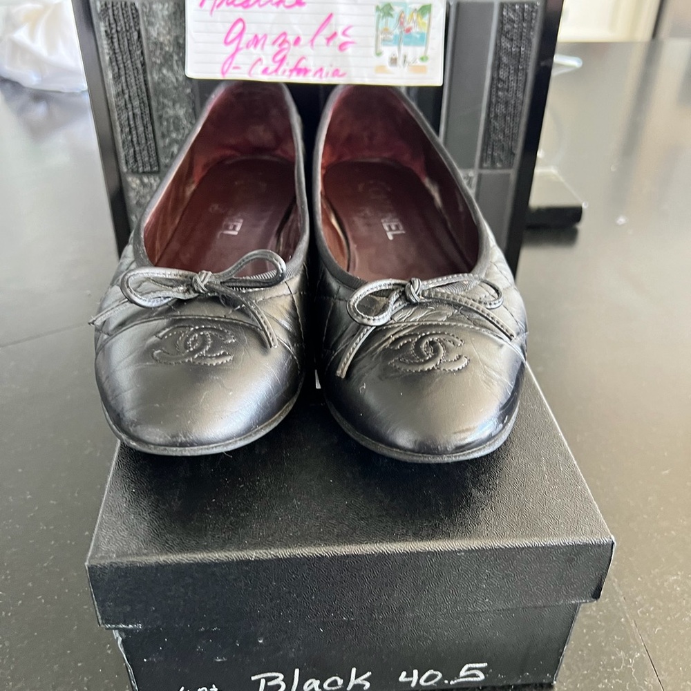 CHANEL CC Black Quilted Ballet Flats